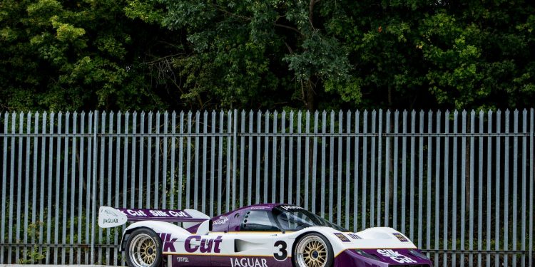 Este Jaguar XJR-11 Grupo C é a peça de Museu que queríamos na garagem! 17