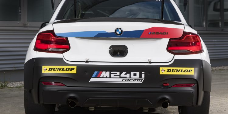 BMW M240i de competição recebe upgrades! 14