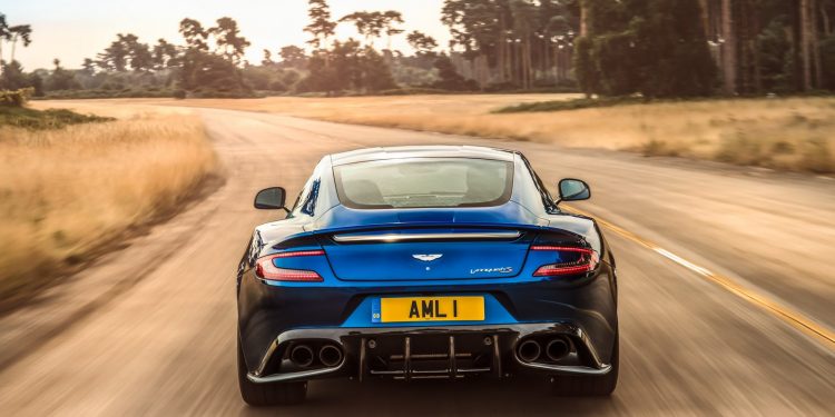 Aston Martin entra na bolsa de valores de Londres no próximo mês! 13