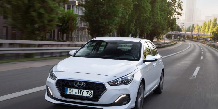 Hyundai i30 e i30 SW recebem novos diesel e actualizações no design em 2019! 14