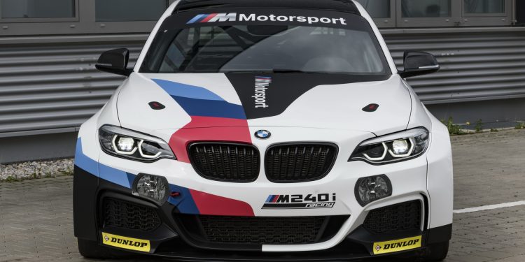 BMW M240i de competição recebe upgrades! 13