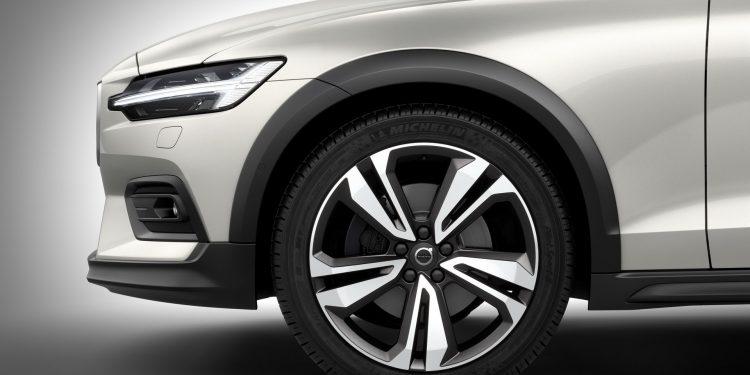 Esta é a nova Volvo V60 Cross Country! 18