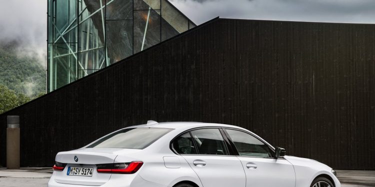 Este é o novo BMW Série 3! 120