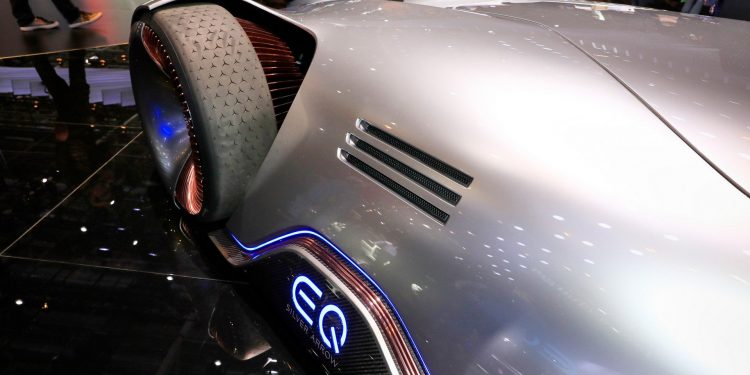 Mercedes volta aos anos 30 com o Vision EQ Silver Arrow! 55