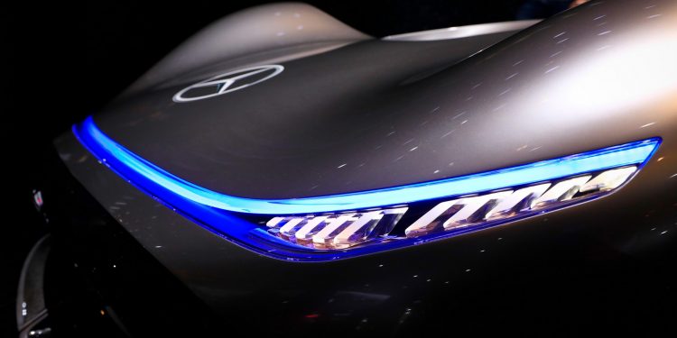 Mercedes volta aos anos 30 com o Vision EQ Silver Arrow! 53