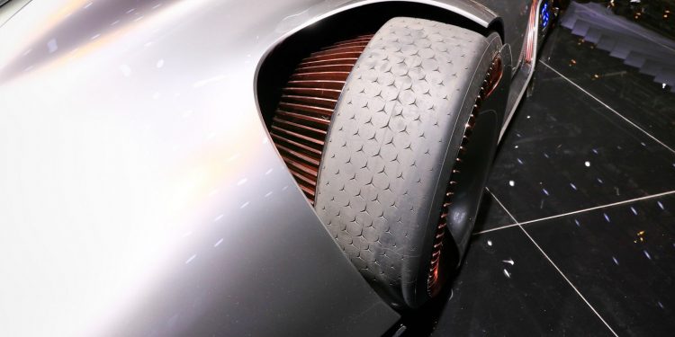 Mercedes volta aos anos 30 com o Vision EQ Silver Arrow! 52