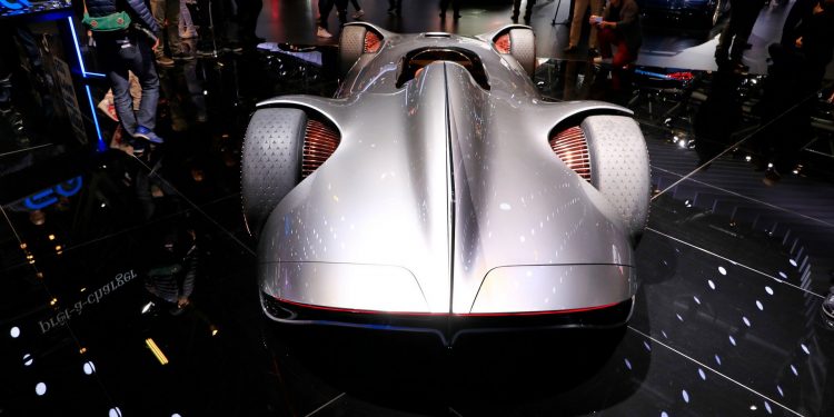 Mercedes volta aos anos 30 com o Vision EQ Silver Arrow! 72