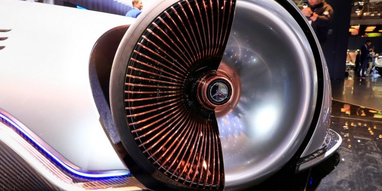 Mercedes volta aos anos 30 com o Vision EQ Silver Arrow! 71