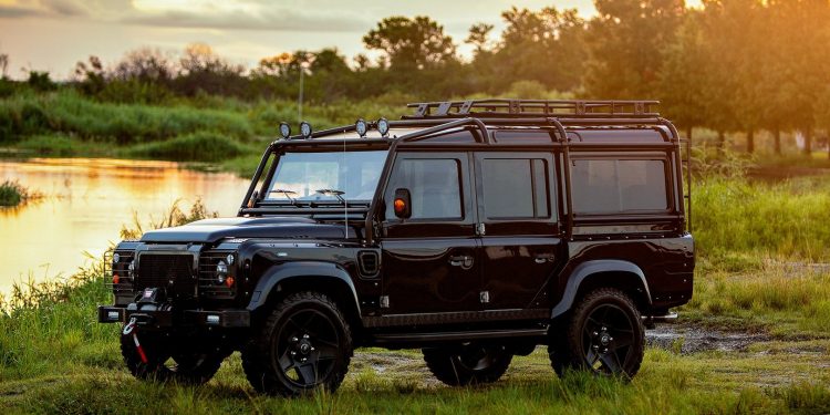 Land Rover Defender Project Evolution: "Primeira classe" com motor Corvette! 22