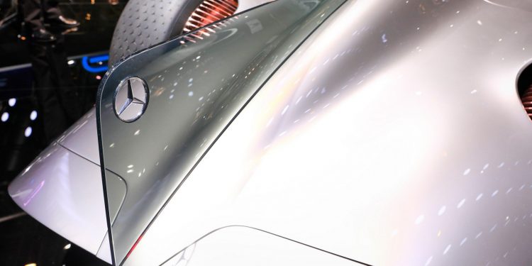 Mercedes volta aos anos 30 com o Vision EQ Silver Arrow! 50
