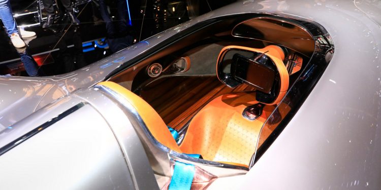 Mercedes volta aos anos 30 com o Vision EQ Silver Arrow! 35