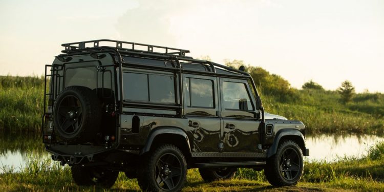 Land Rover Defender Project Evolution: "Primeira classe" com motor Corvette! 20