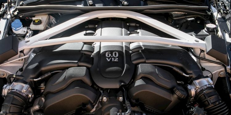 Este Aston Martin Vanquish Zagato Volante raríssimo vai a leilão! 26