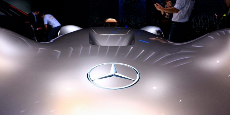 Mercedes volta aos anos 30 com o Vision EQ Silver Arrow! 37