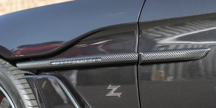 Este Aston Martin Vanquish Zagato Volante raríssimo vai a leilão! 22