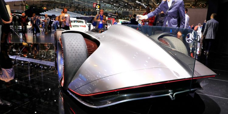 Mercedes volta aos anos 30 com o Vision EQ Silver Arrow! 45