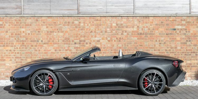 Este Aston Martin Vanquish Zagato Volante raríssimo vai a leilão! 38