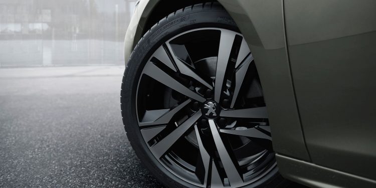 Peugeot 508 SW First Edition aparece no salão de Paris! 25