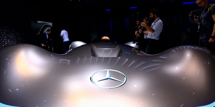 Mercedes volta aos anos 30 com o Vision EQ Silver Arrow! 58