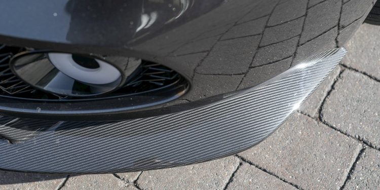 Este Aston Martin Vanquish Zagato Volante raríssimo vai a leilão! 37