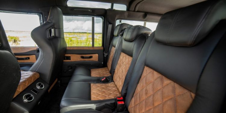 Land Rover Defender Project Evolution: "Primeira classe" com motor Corvette! 19