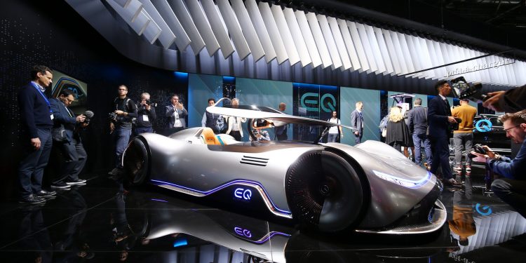 Mercedes volta aos anos 30 com o Vision EQ Silver Arrow! 47