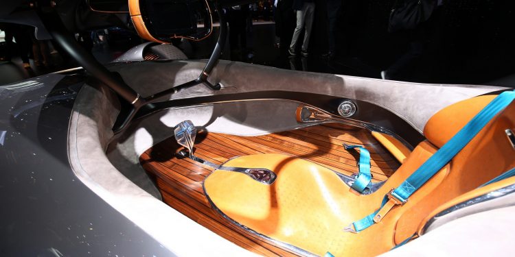 Mercedes volta aos anos 30 com o Vision EQ Silver Arrow! 42