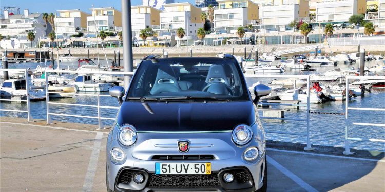 Abarth 695 Rivale: Requinte e Performance! 62