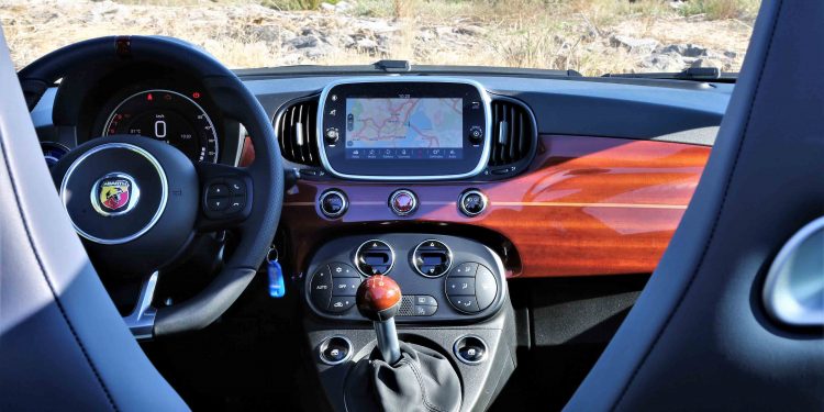 Abarth 695 Rivale: Requinte e Performance! 60