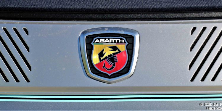 Abarth 695 Rivale: Requinte e Performance! 50