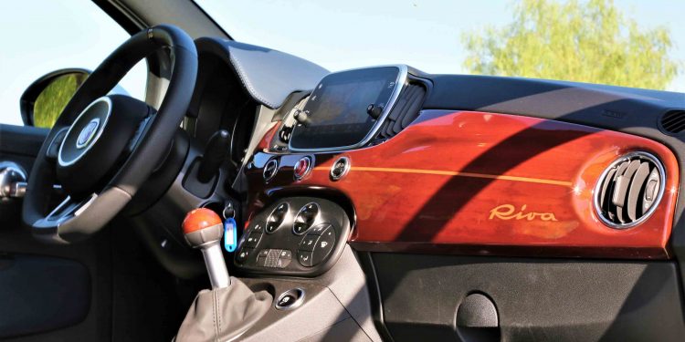 Abarth 695 Rivale: Requinte e Performance! 48