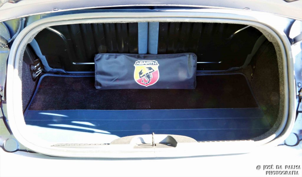 Abarth 695 Rivale: Requinte e Performance! 20