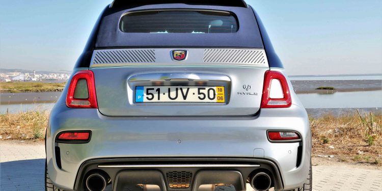 Abarth 695 Rivale: Requinte e Performance! 35