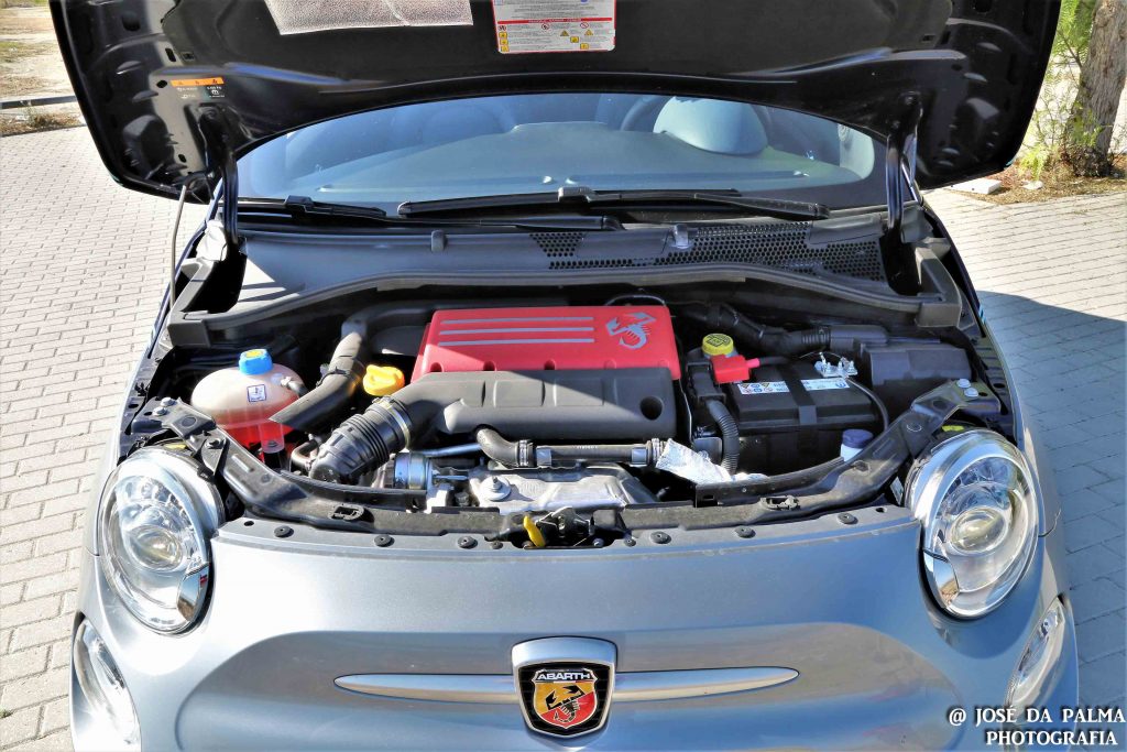 Abarth 695 Rivale: Requinte e Performance! 23