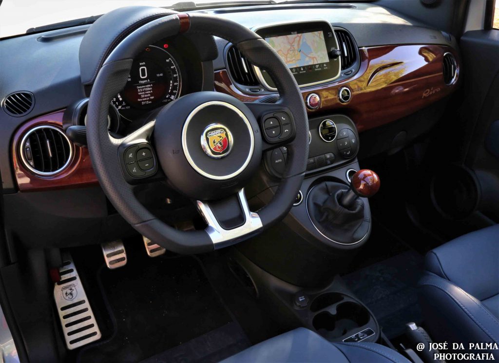 Abarth 695 Rivale: Requinte e Performance! 21