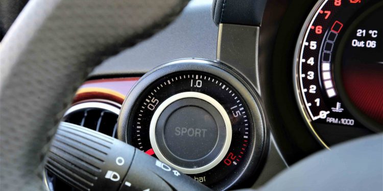 Abarth 695 Rivale: Requinte e Performance! 29