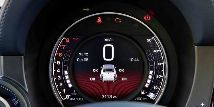 Abarth 695 Rivale: Requinte e Performance! 28