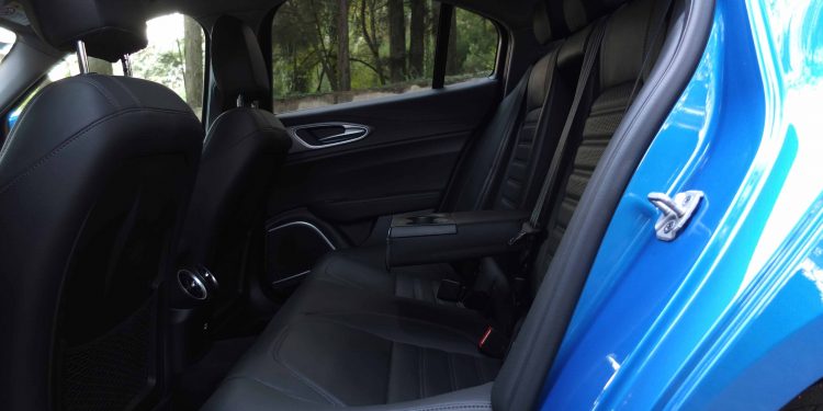 Alfa Romeo Giulia Veloce 2.2 JTDM 210CV: Insano Romance! 37