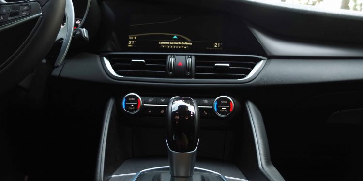 Alfa Romeo Giulia Veloce 2.2 JTDM 210CV: Insano Romance! 35