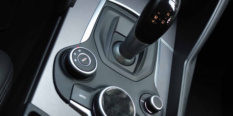 Alfa Romeo Giulia Veloce 2.2 JTDM 210CV: Insano Romance! 36