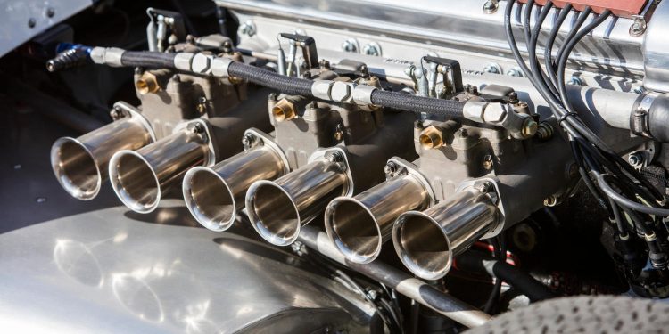Lister Jaguar de 1959 que foi conduzido por Stiriling Moss vai a leilão! 21