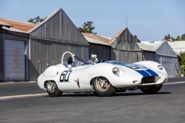 Lister Jaguar de 1959 que foi conduzido por Stiriling Moss vai a leilão! 20