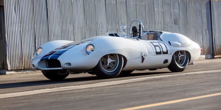 Lister Jaguar de 1959 que foi conduzido por Stiriling Moss vai a leilão! 16