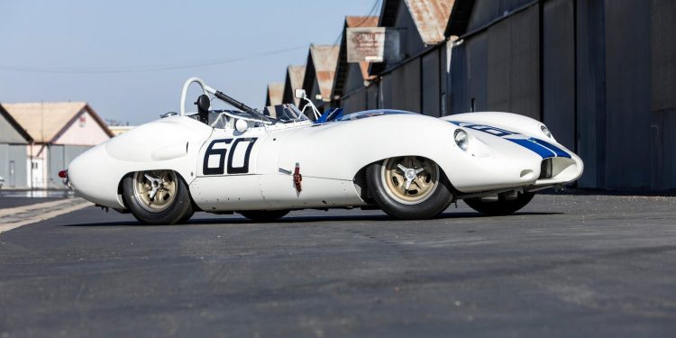 Lister Jaguar de 1959 que foi conduzido por Stiriling Moss vai a leilão! 30