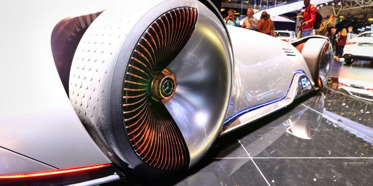 Mercedes volta aos anos 30 com o Vision EQ Silver Arrow! 33