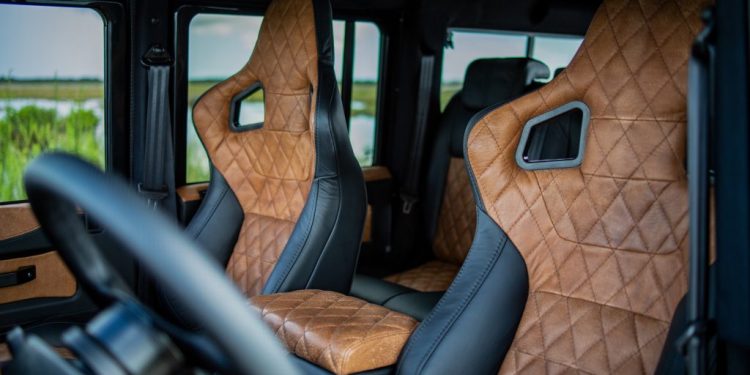 Land Rover Defender Project Evolution: "Primeira classe" com motor Corvette! 14