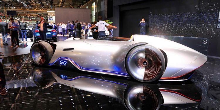 Mercedes volta aos anos 30 com o Vision EQ Silver Arrow! 16