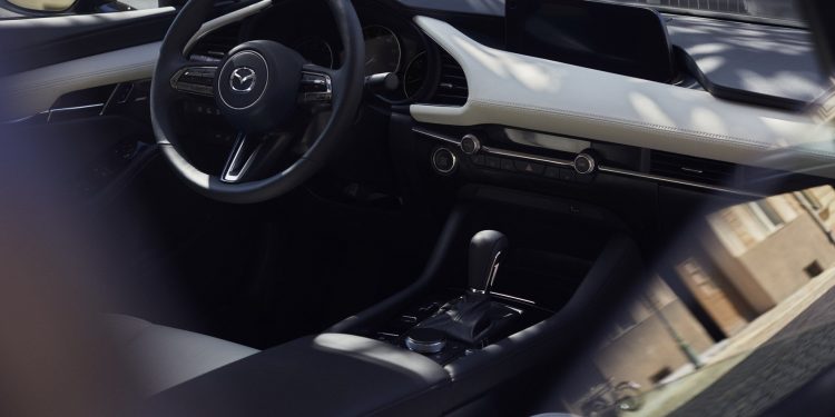 Este é o novo Mazda 3 nas versões hatchback e sedan! 66