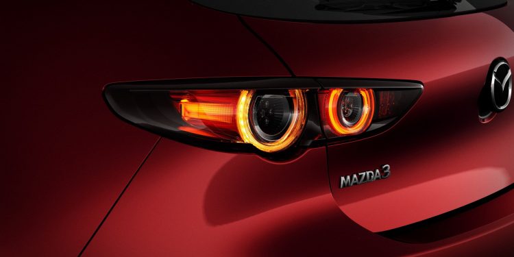 Este é o novo Mazda 3 nas versões hatchback e sedan! 49