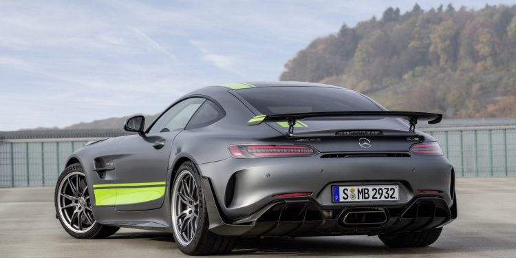 Mercedes AMG GT R Pro revelado no salão de Los Angeles! 17